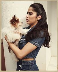 Jhanvi Kapoor with her puppy